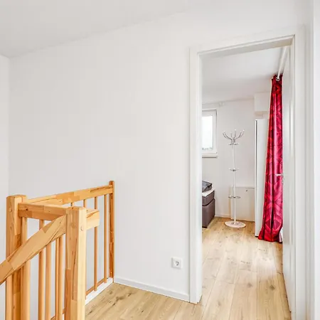 In With Kitchen Tossens